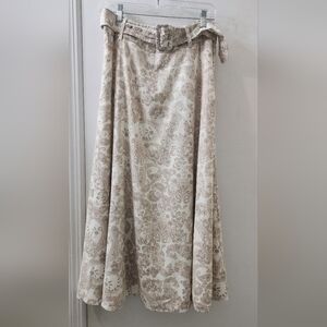 New Bagatelle Collection Elegant Cream and Brown Patterned Skirt, Size Medium.